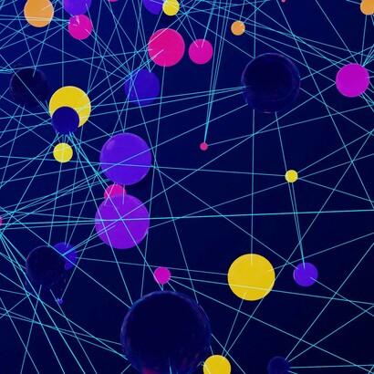 Quando questi cicli si connettono in modo circolare – A aiuta B, B aiuta C, C aiuta D, e D aiuta A – si forma un iperciclo