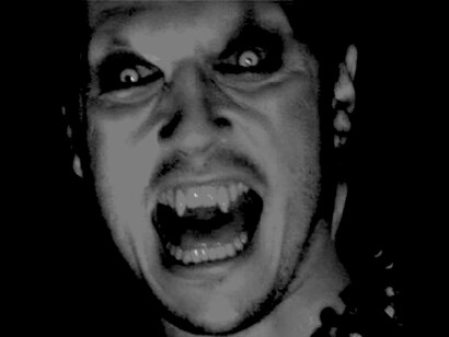 Kiefer Sutherland en «Jóvenes ocultos»