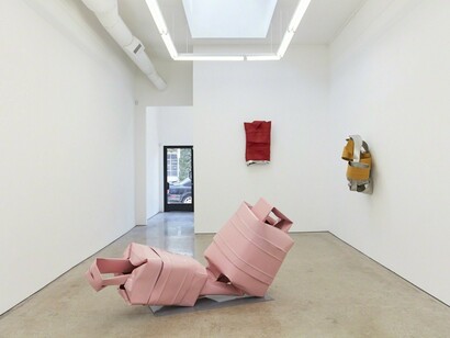 Siempre Sculpture, Exhibition view. Courtesy of Mier Gallery 