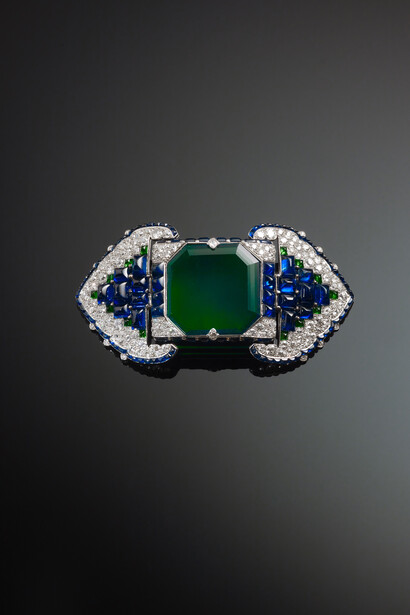 Brooch set with emeralds, sapphires and diamonds, 1922, By Cartier, Paris, France, The Al Thani Collection © Servette Overseas Limited, 2014. Photograph: Prudence Cuming Associates Ltd