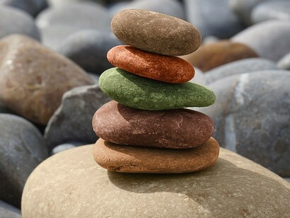 Bhakti Yoga è accessibile a chiunque voglia provare a cantare, suonare o anche solo ascoltare per riconnettersi a se stesso e meditare