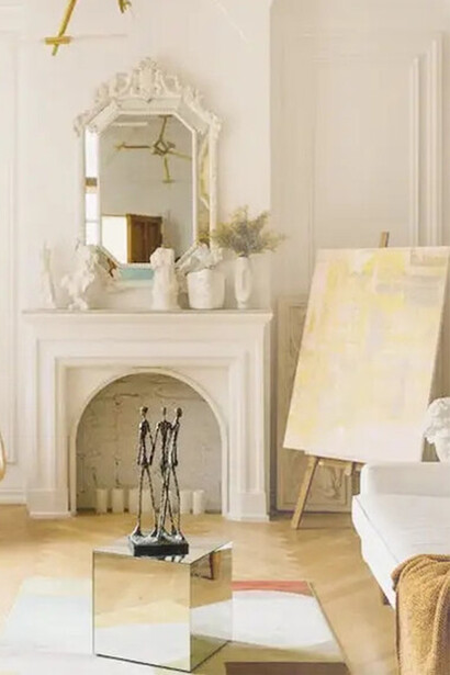 Il bello cambia, ogni periodo lo esprime secondo i suoi canoni, validi fino a quando non vengono sbalzati da altri, dopo di che restano testimoni del proprio tempo