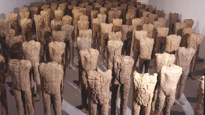 Magdalena Abakanowicz, Crowd and Individual