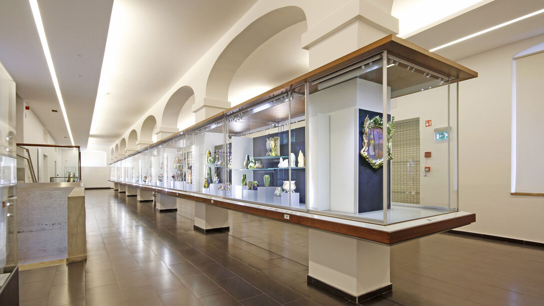 Golden age of Zsolnay. Gyugyi collection, exhibition view. Courtesy of Zsolnay Cultural Quarter