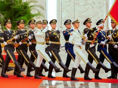 Desde la llegada de Trump al aeropuerto internacional de Beijing, se le recibió con alfombra roja