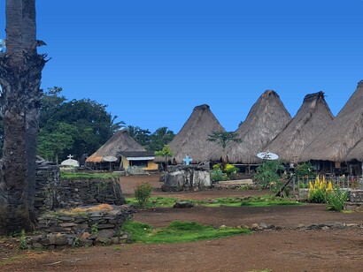 Penso a Francisca che in un villaggio di capanne ci ha persino offerto il caffè, i cui chicchi sono stati da lei raccolti intorno a casa e tostati in padella