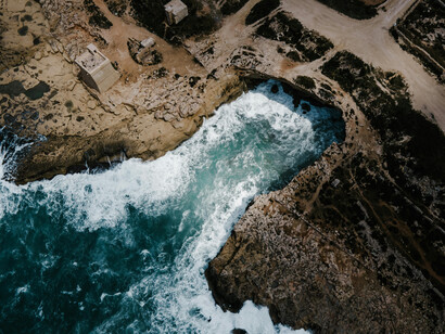 Descubra as tradições católicas de Malta, desde as celebrações dos santos até as procissões e feiras tradicionais