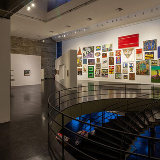 Gilberto Chateaubriand, uma coleção sensorial, vista da exposição. Cortesia do Museu de Arte Moderna do Rio de Janeiro
