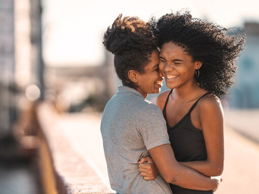 Pareja de enamoradas