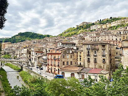 Calabria’s Cosenza captivates visitors with its medieval architecture, picturesque alleys, and breathtaking views of Italy’s rugged landscapes