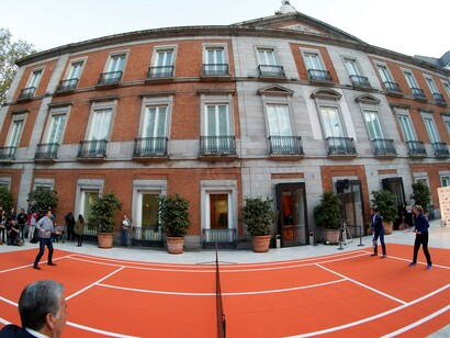 Pista de mini tenis en el patio del Museo Thyssen-Bornemisza durante la presentación del Mutua Madrid Open