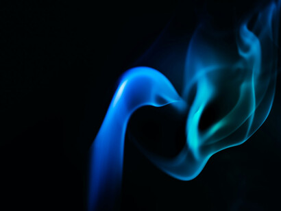 Fiamma blu, immagine astratta simboleggiante l'anima