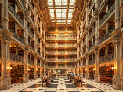 Lo primero que necesito/deseo para ser/estar vivo, es continuar siéndolo/estándolo la mayor cantidad de tiempo posible