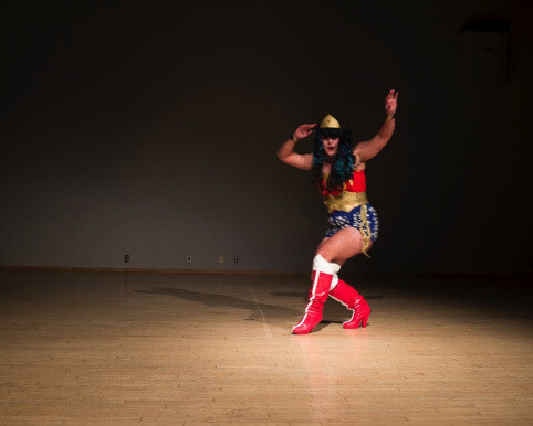 Sarah Hill, They Wonder, 2015. Vertigo. Performance Series, Waterloo Center for the Arts, Iowa. Documentation by Jeffery Byrd.