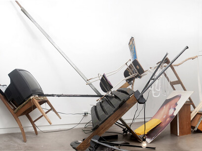 Abraham Cruzvillegas, Exhibition view. Courtesy of Carrè d'Art