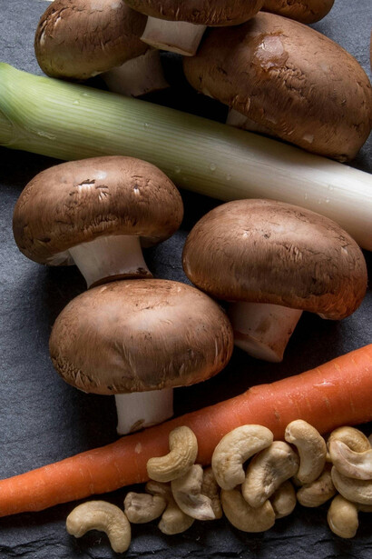 Aprenda a importância dos refogados na culinária e como escolher os ingredientes certos para elevar o sabor dos seus pratos 