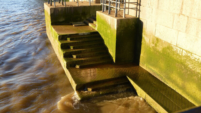 Lo encontraron en la mañana debajo del puente, decapitado