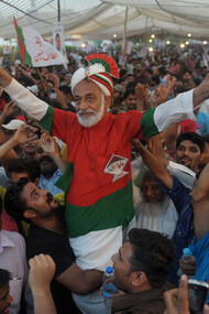 Pakistani supporters of the Muttahida Qaumi Movement (MQM) 