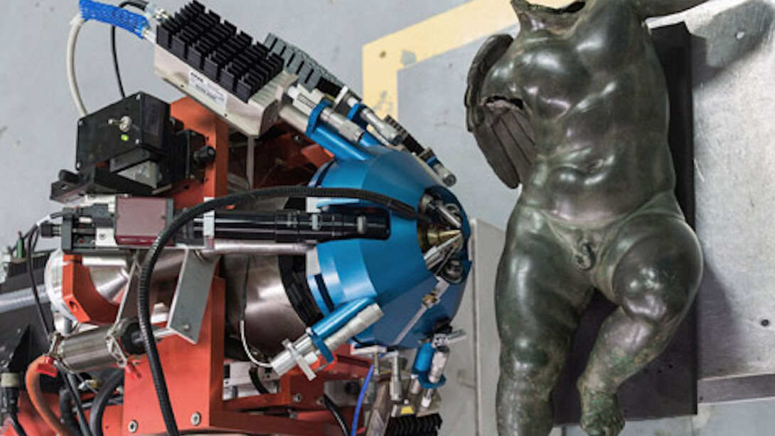 Thomas Struth, AGLAE, C2RMF, Paris, 2013, inkjet print, 101.8 x 68.9 cm, Edition 1/10. Courtesy of Galerie Rüdiger Schöttle © Thomas Struth
  