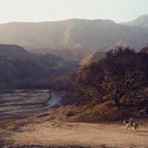 Philip-Lorca diCorcia, Sylmar, California, 2008, Inkjet print, 56 x 71 inches (142.2 x 180.3 cm), Courtesy the artist and David Zwirner, New York/London