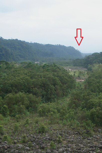 Cuenca del río Sucio. La flecha indica dónde estuvo el villorrio de Carrillo. Foto: Luko Hilje