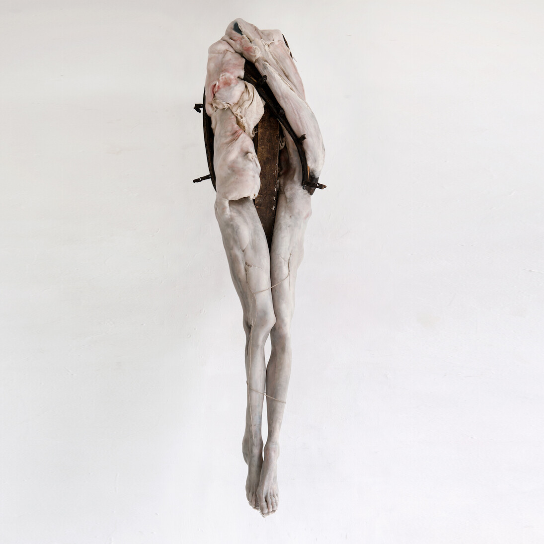 Berlinde de Bruyckere, Invisible Love, 2011, Wax, Epoxy, Wood, Iron armature, Iron, Leather, Wool, Rope, Horse hair, Linen, PU foam, cire, expoxy, armature en fer, fer, cuir, laine, corde, crin de cheval, Lin, mousse de polyurethane © Berlinde De Bruyckere. Courtesy the artist and Hauser & Wirth