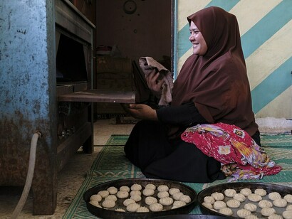 As Ramadan draws to a close, Egyptians celebrate with festive Eid traditions, bringing families together to bake kahk—delicious treats that are steeped in tradition, love, and the spirit of the season