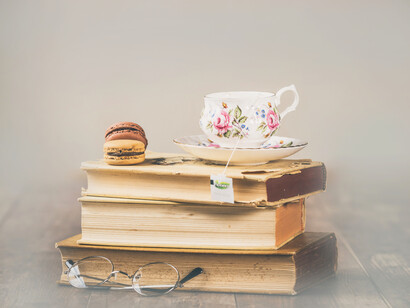 A cup of tea, biscuits and books 