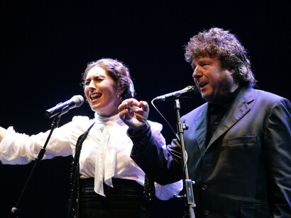 Junto a su hija Estrella en una actuación