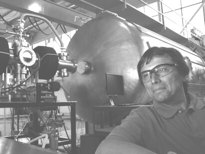 Franklin Chang-Díaz en el laboratorio de Ad Astra Rocket Company