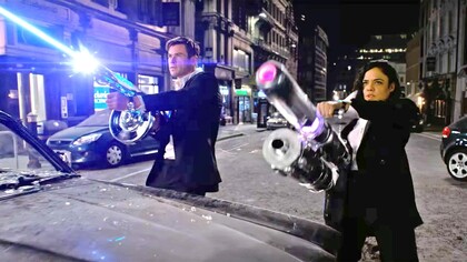 Chris Hemsworth and Tessa Thompson, Men in Black International