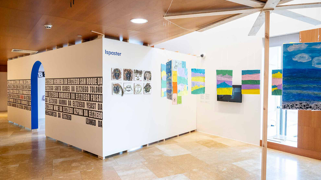 Aprendiendo a través del arte, vista de exhibición. Cortesía del Museo Guggenheim Bilbao