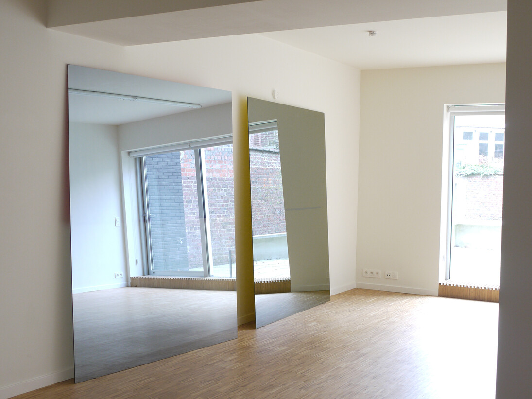 Pierre Toby, Wilde 1 , Huile sur verre, 205 x 170 cm, pièce, Courtesy de l’artiste et Galerie Stéphanie Jaax