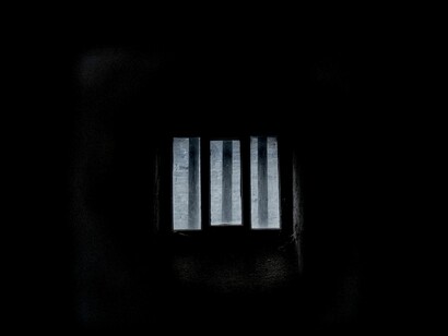 Su cárcel era más oscura 