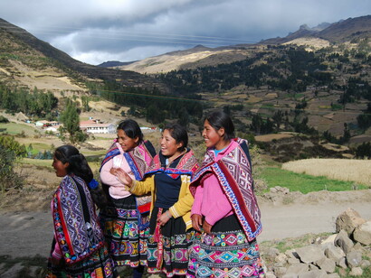 Quechua indigenous women, Parque de la Papa, near Cusco (Peru) - culture, landscape conservation, and radical democracy integrated © Ashish Kothari 