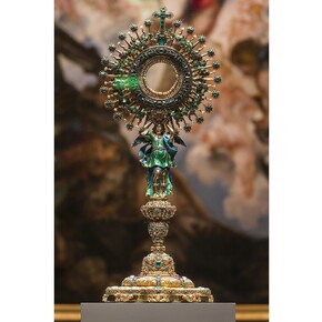 Imagen de la obra en sala. Custodia de la iglesia de San Ignacio de Bogotá, conocida como “La Lechuga”. José de Galaz Bogotá, D.C., Colombia. Colección de Arte – Banco de la República. © Museo Nacional del Prado