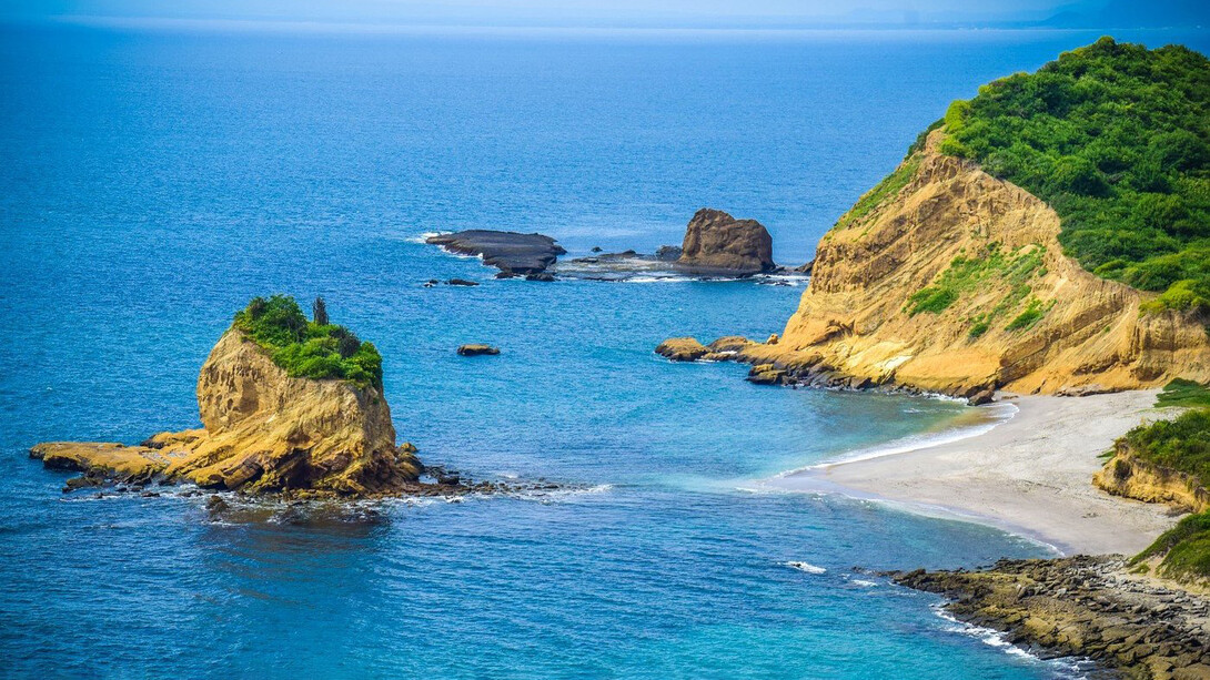 Playa de Los Frailes, Ecuador. Un recorrido por la costa ecuatoriana revela cómo el viaje puede unir historia ancestral, naturaleza y experiencia personal