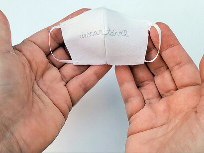 Exposição de Rosana Palazyan em 2020, intítulada Aqui é mais do que o vírus