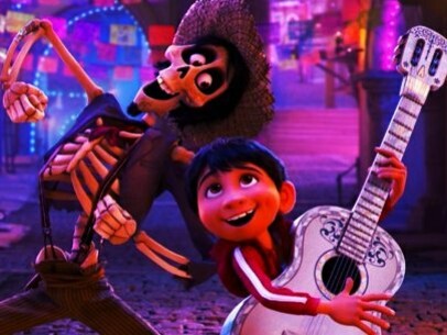 Cena do filme "Viva - a vida é uma festa". Uma das coisas que não me agradou muito foi o fato de ver, na versão norte-americana, o título das músicas, placas e escritos em inglês. Em minha opinião, poderia ser mantida a versão em espanhol, nos títulos, para reforçar ainda mais o valor da cultura que estava sendo vivenciada na animação