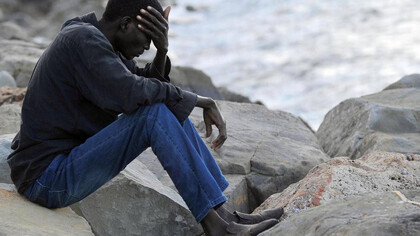 L'assurda tragedia di chi fugge per mare