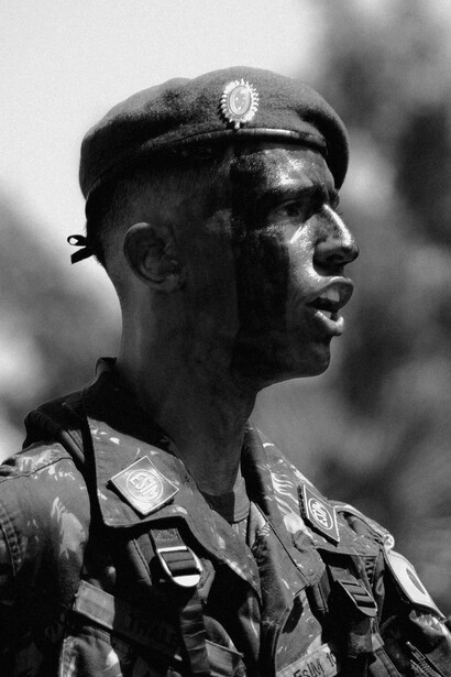 Análise da evolução das lutas sociais e dos movimentos populares no Brasil, traçando desde os anos 60 até o impacto nas políticas atuais de segurança pública
