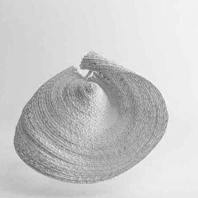  El hilo se enrolla alrededor de un núcleo, se crean capas y se levanta una estructura tridimensional