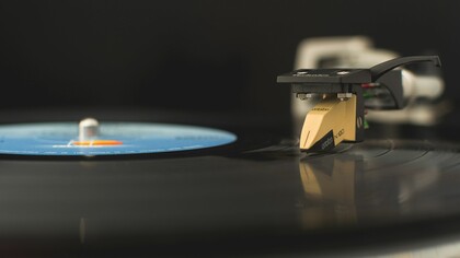 Vinyl record player