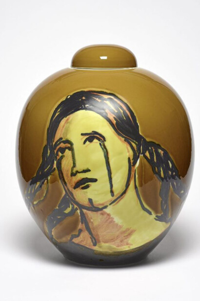 Claire Tabouret, Les pleureuses (brun doré), 2023. Courtesy of the artist. Photo by © Gérard Jonca - Sèvres, Manufacture et musée nationaux