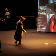 Oiseau. Avec l'aimable autorisation du Théâtre Le Quai