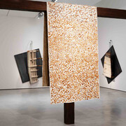 Jannis Kounellis, Laberinto sin paredes, vista de exhibición. Cortesía de Es Baluard Museu d'Art Contemporani de Palma