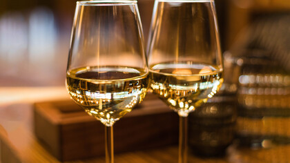 La dégustation experte. Quand l’œnologie nous rappelle le niveau de connaissance, l’engagement