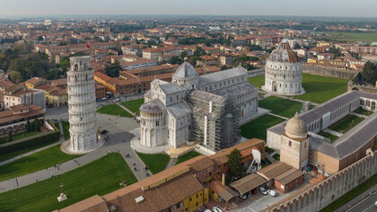 Campanario (Torre inclinada), catedral, baptisterio y camposanto. Piazza dei Miracoli, Pisa, Italia
