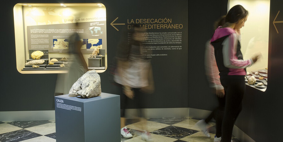 GeoSeville, Exhibition view. Courtesy of Casa de la Ciencia 
