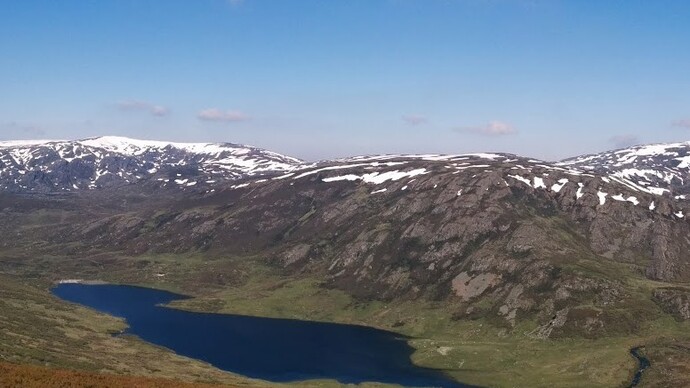 Vista panorámica del entorno de Peña Trevinca